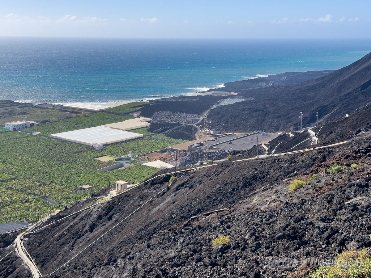 Mirador de Las Hoyas, desde el que se ve la colada del volcán de La Palma