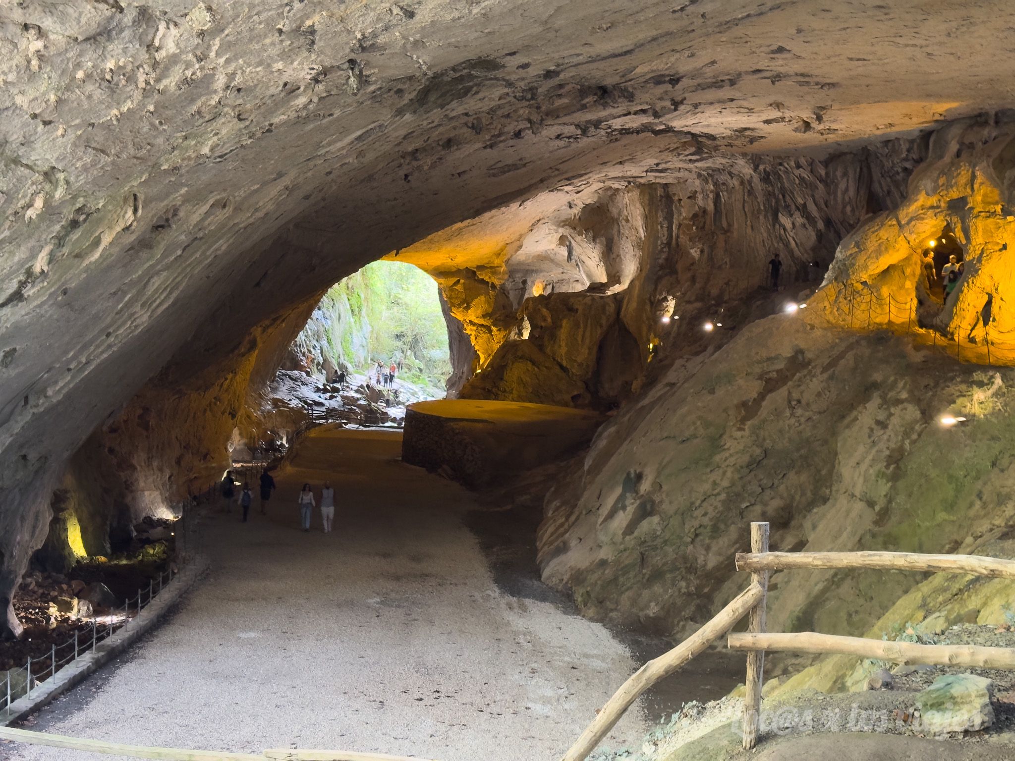 Valle del Baztán: Cueva de Zugarrumurdi