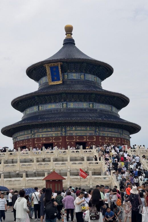 Masificación turística en el Templo del Cielo, en Pekín, China
