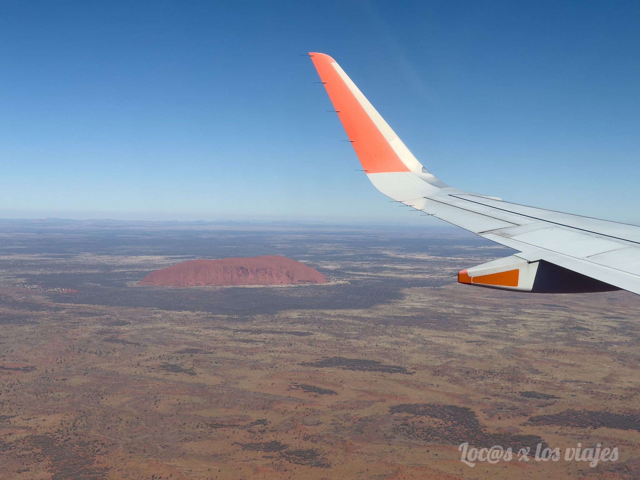 El Uluru visto desde el avión