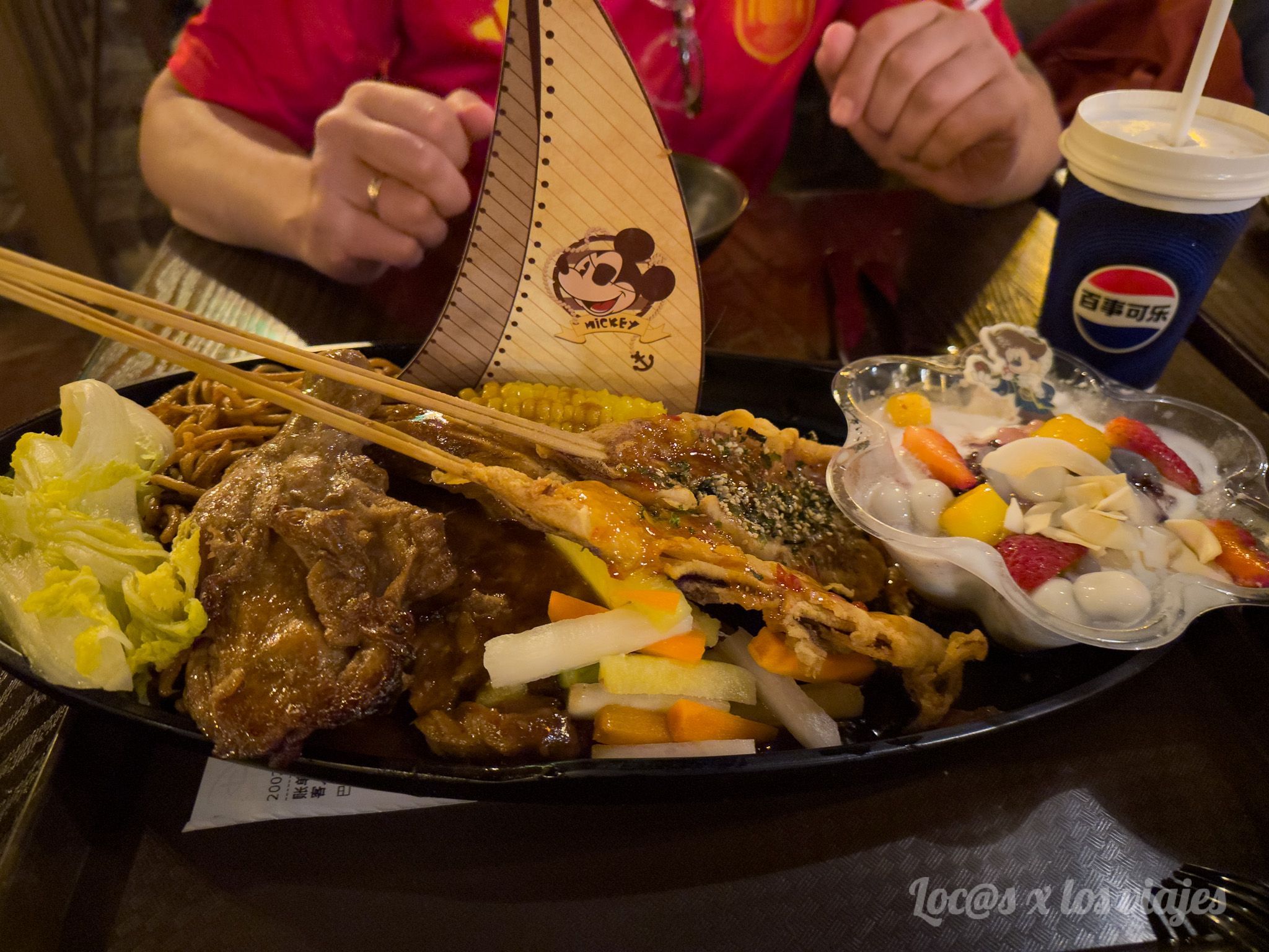 Comida en el Barbossa's Bounty, en Disneyland Shanghai