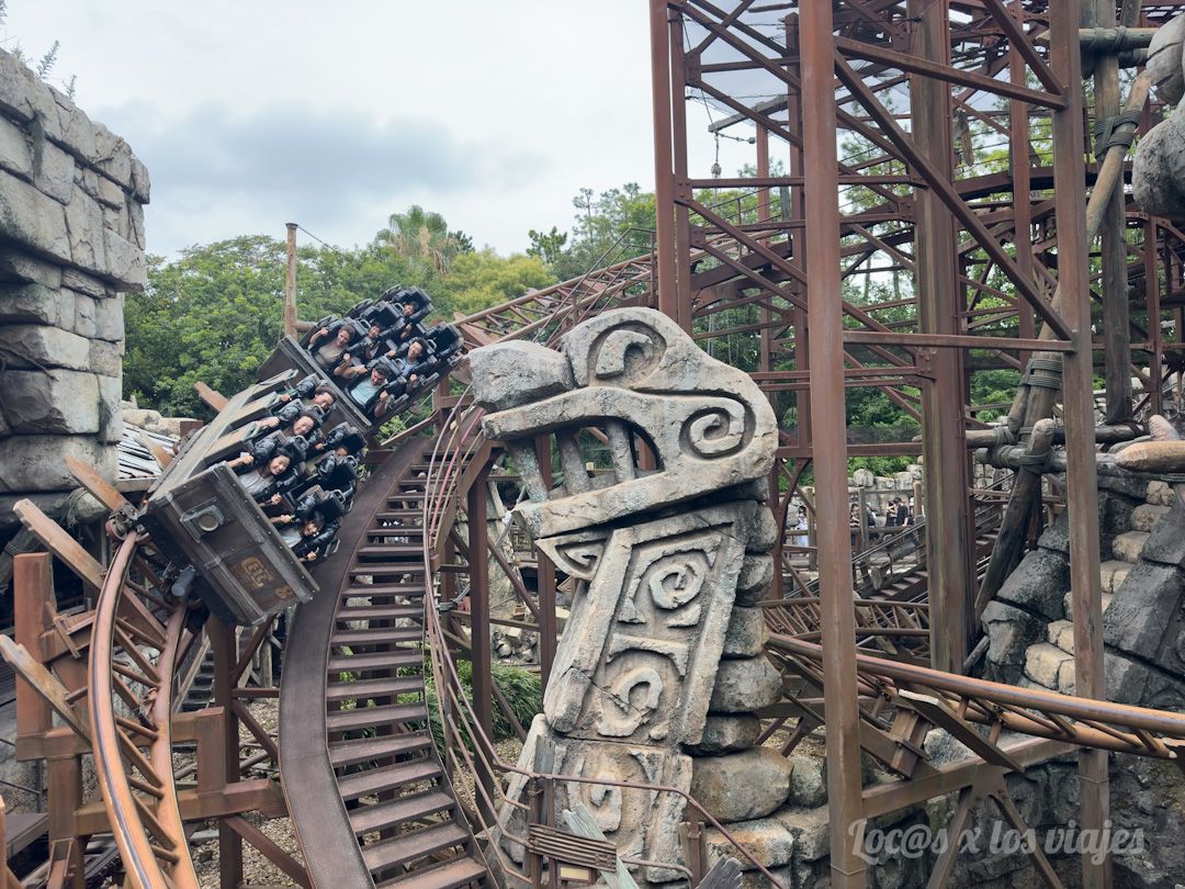 Raging Spirits en Tokyo DisneySea