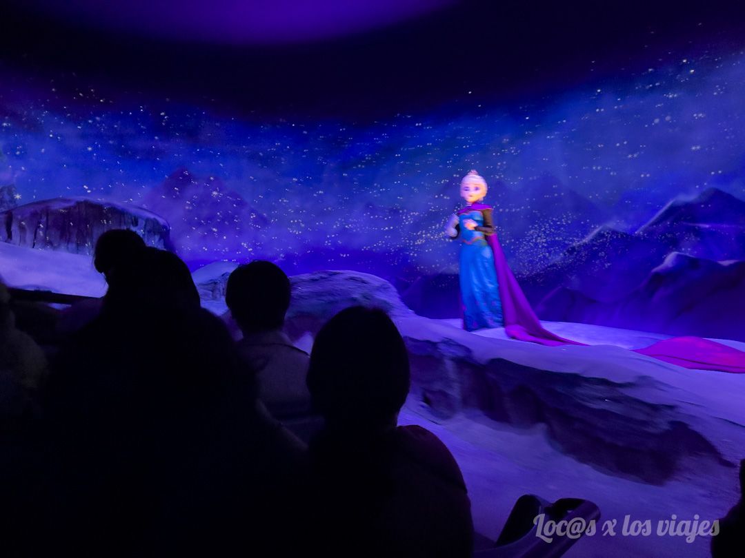 Atracción de Frozen en Disney Sea