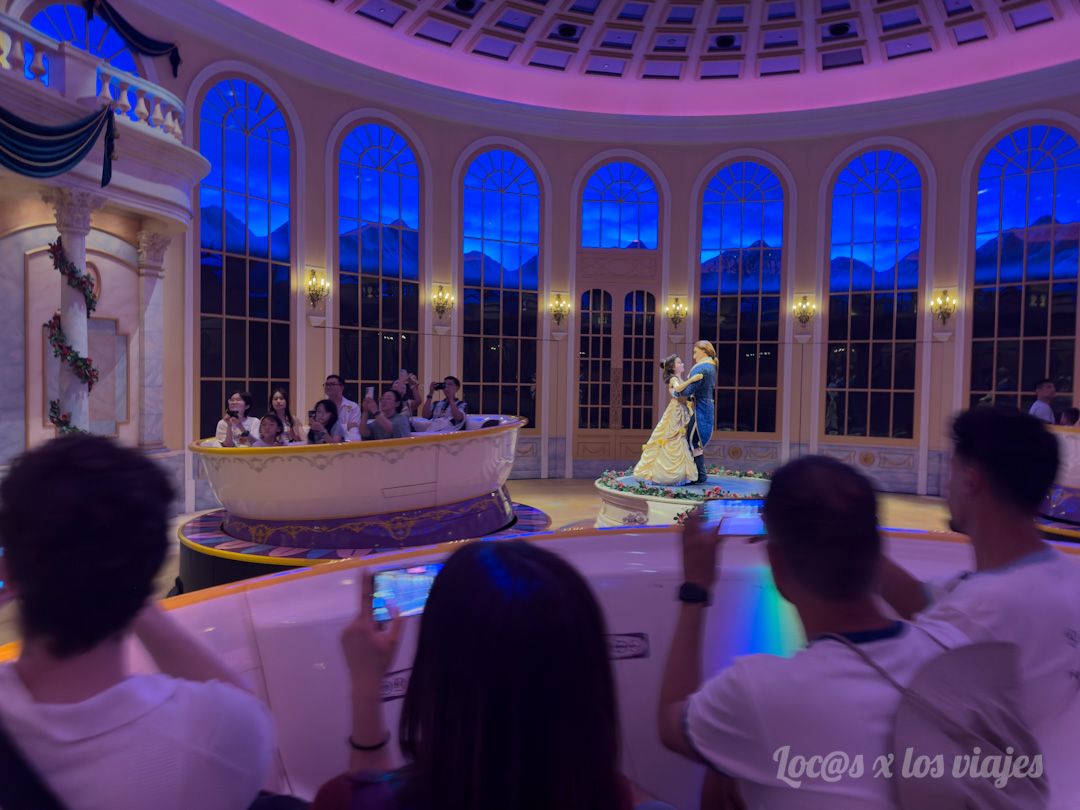 Atracción de la Bella y la Bestia en Tokyo Disneyland